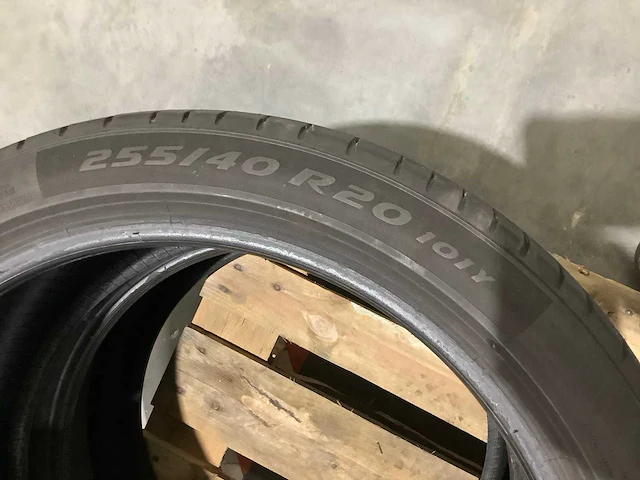 Pirelli 255/40 r20 autoband (4x) - afbeelding 3 van  8