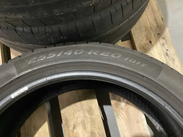Pirelli 255/40 r20 autoband (4x) - afbeelding 5 van  8