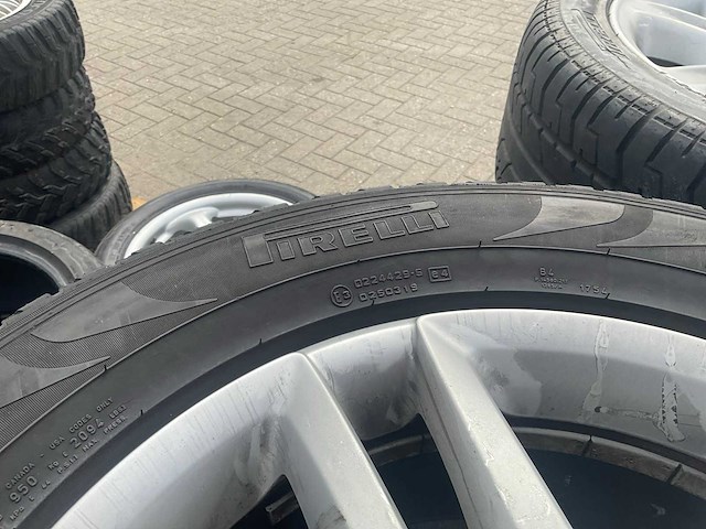 Pirelli autoband met porsche velg 255/60 r17 (4x) - afbeelding 7 van  8