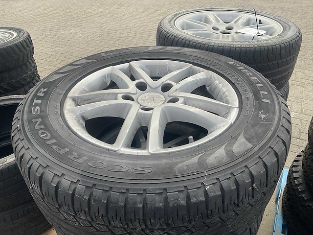 Pirelli autoband met porsche velg 255/60 r17 (4x) - afbeelding 4 van  8