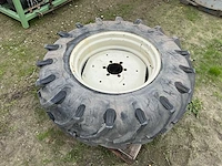 Pirelli cinturato 16.9-r30 tm 150 wiel en velg - afbeelding 1 van  4
