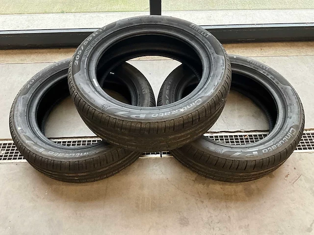 Pirelli "cinturato p7" 205/55 r17 (3x) - afbeelding 1 van  8