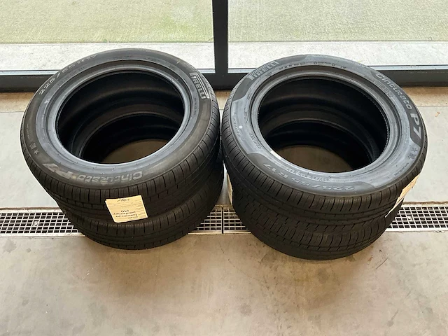 Pirelli "cinturato p7" 225/55 r17 (4x) - afbeelding 1 van  8