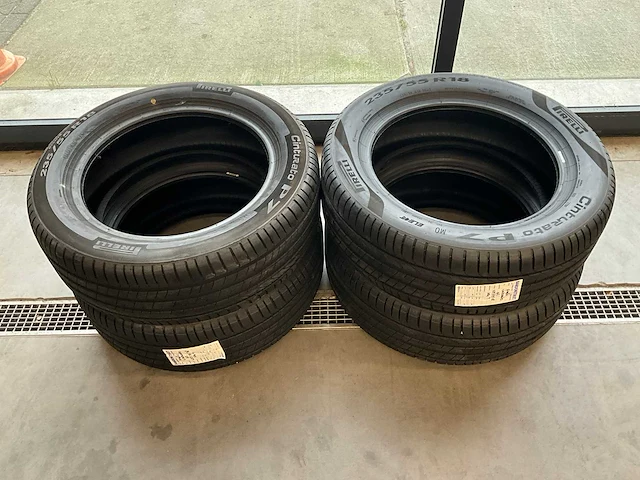 Pirelli "cinturato p7" 235/55 r18 (4x) - afbeelding 1 van  8