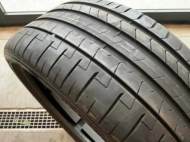 Pirelli "p zero" 255/35 r21 - afbeelding 3 van  7