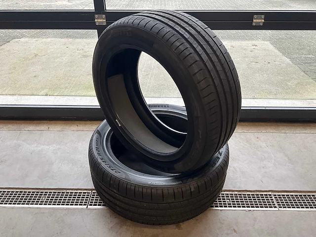 Pirelli "p zero" 275/45 r21 (2x) - afbeelding 1 van  8
