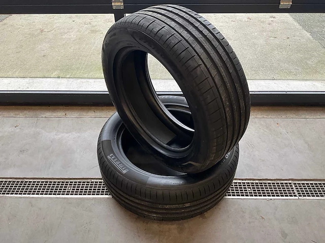 Pirelli "p zero" 275/50 r20 (2x) - afbeelding 1 van  7