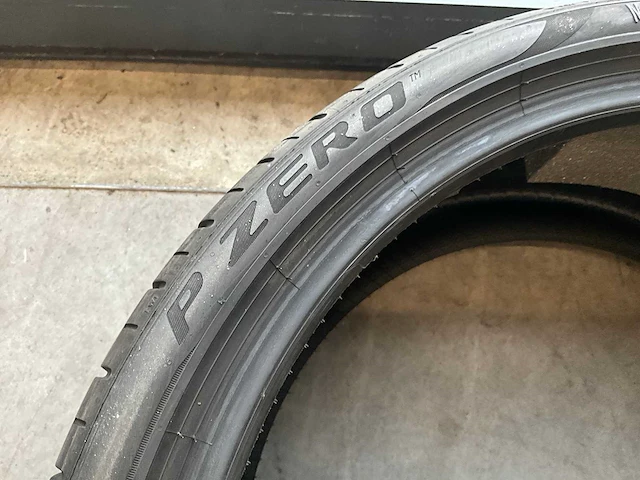 Pirelli "p zero" 285/30 r21 - afbeelding 5 van  7