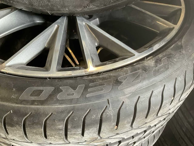 Pirelli p zero autoband op lichtmetalen audi velg (4x) - afbeelding 9 van  14