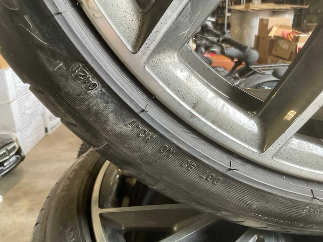 Pirelli p zero autoband op lichtmetalen audi velg (4x) - afbeelding 10 van  14