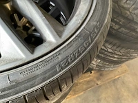 Pirelli p zero m+s autoband op lichtmetalen velg (4x) - afbeelding 5 van  16