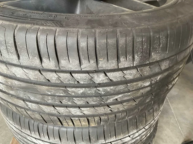 Pirelli p zero m+s autoband op lichtmetalen velg (4x) - afbeelding 6 van  16