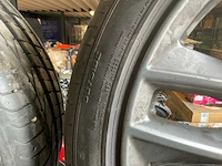 Pirelli p zero m+s autoband op lichtmetalen velg (4x) - afbeelding 13 van  16