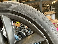 Pirelli p zero m+s autoband op lichtmetalen velg (4x) - afbeelding 14 van  16