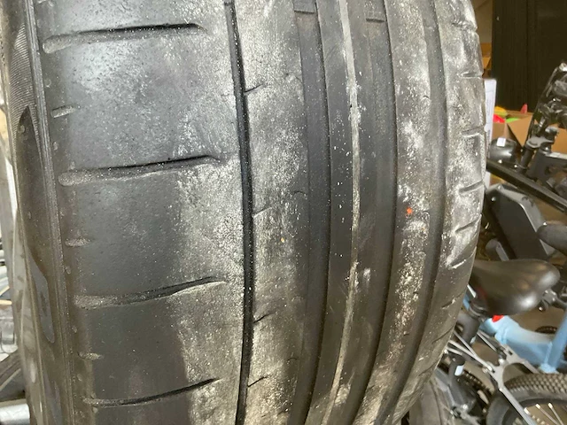Pirelli p zero m+s autoband op lichtmetalen velg (4x) - afbeelding 15 van  16