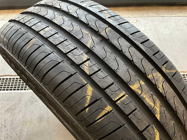 Pirelli "scorpion verde" 235/55 r19 - afbeelding 2 van  7