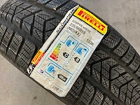 Pirelli "scorpion winter" 235/60 r18 - afbeelding 2 van  4
