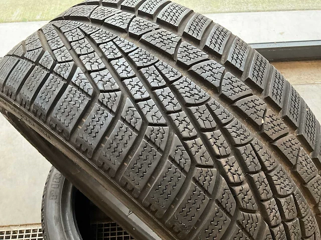 Pirelli "sottozero winter 240" 255/40 r19 (2x) - afbeelding 2 van  7