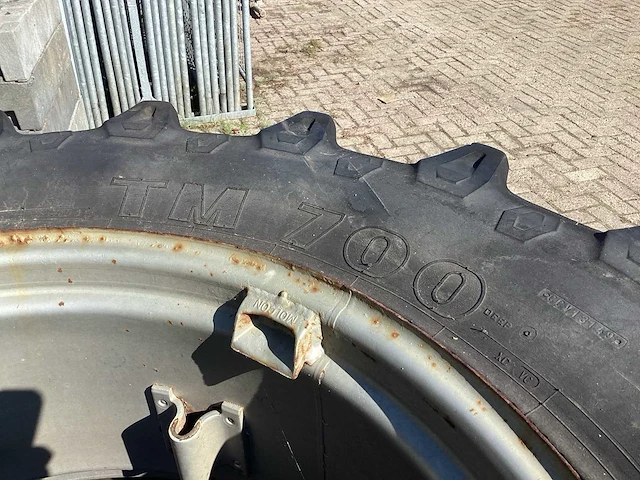 Pirelli tm700 band, wiel en velg (2x) - afbeelding 7 van  8