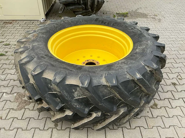 Pirelli tm800 650/65r38 band op velg / achterset - afbeelding 12 van  18