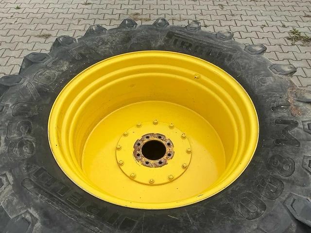 Pirelli tm800 650/65r38 band op velg / achterset - afbeelding 15 van  18