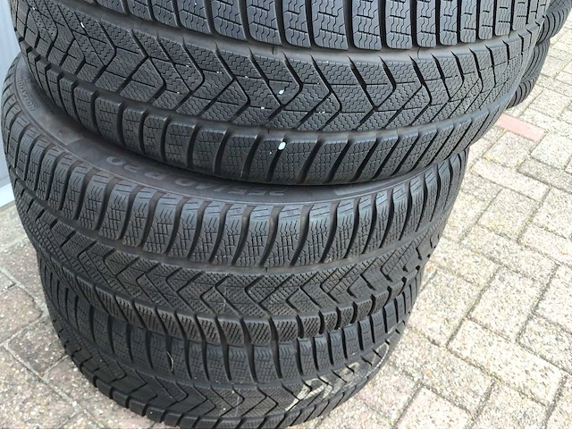 Pirelli winter sottezero 20inch winterbanden (4x) - afbeelding 9 van  9
