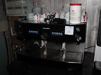 Piston koffiemachine iberital junior 2gr voorzien van 2 pistons. bouwjaar 2013.