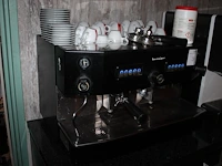 Piston koffiemachine iberital junior 2gr voorzien van 2 pistons. bouwjaar 2013. - afbeelding 3 van  5