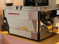 Piston koffiemachine la marzocco linea pbs 2avhc met bonenmaler, weegschaal en afkloplade. bouwjaar 9-2023.... - afbeelding 2 van  10