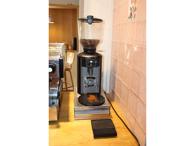Piston koffiemachine la marzocco linea pbs 2avhc met bonenmaler, weegschaal en afkloplade. bouwjaar 9-2023.... - afbeelding 5 van  10