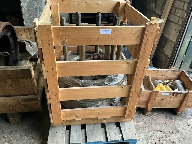 Piston kroon - afbeelding 4 van  4