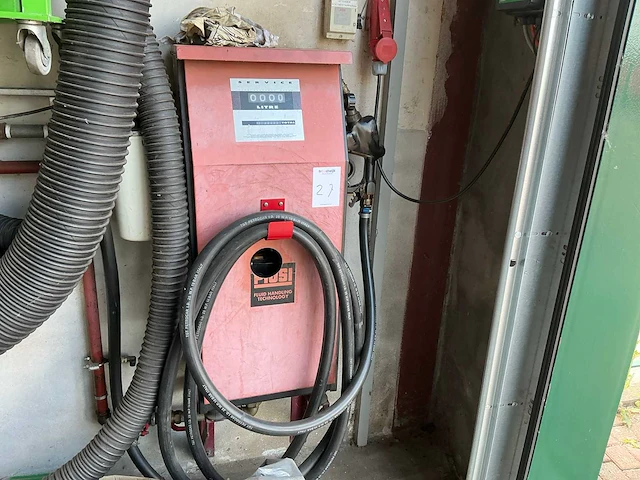 Piuisi dieselpomp - afbeelding 1 van  6