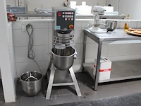 Planeetmenger varimixer bear rn20/vl2 met 2 kommen, mixer en menger. bouwjaar 2017. 230v.