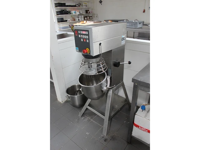 Planeetmenger varimixer bear rn20/vl2 met 2 kommen, mixer en menger. bouwjaar 2017. 230v. - afbeelding 4 van  5
