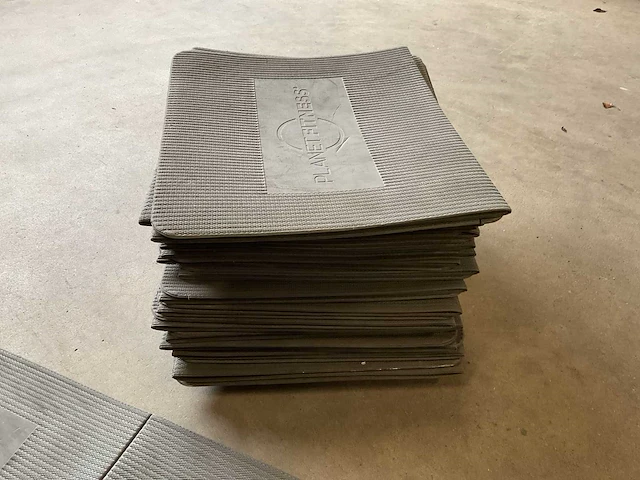 Planet fitness fitness mat (18x) - afbeelding 3 van  3