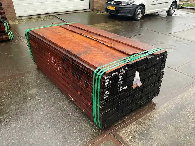 Plank fijn bezaagd niove (271x) - afbeelding 1 van  6