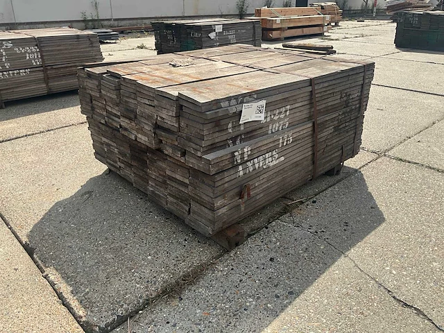 Plank ruw bezaagd azobe (175x) - afbeelding 1 van  6