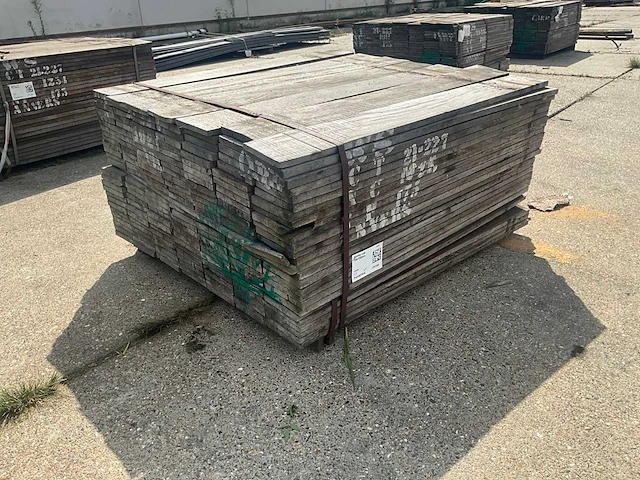 Plank ruw bezaagd azobe (175x) - afbeelding 1 van  4