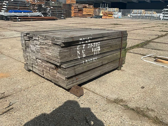 Plank ruw bezaagd azobe (175x) - afbeelding 3 van  4