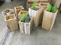 Plantenbakken gemaakt van gebruikt hout, 2 soorten. (10x) - afbeelding 1 van  3