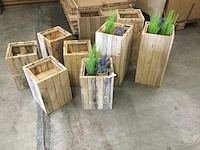 Plantenbakken gemaakt van gebruikt hout, 2 soorten. (10x) - afbeelding 2 van  3