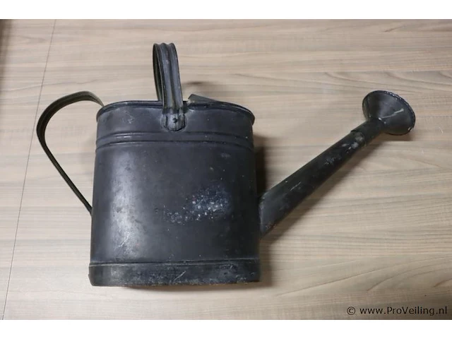 Plantengieters & bloempot - afbeelding 3 van  5