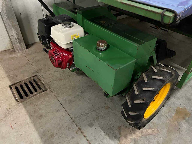 Plantmachine zelfrijdend - afbeelding 6 van  15