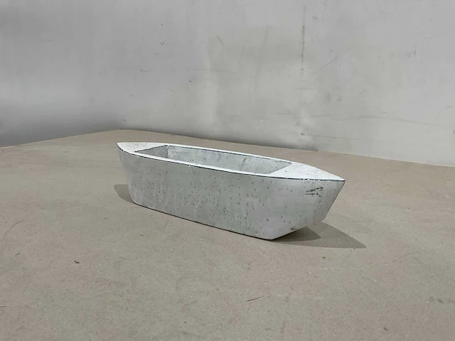 Plantpot stenen bootje 32 cm (12x) - afbeelding 2 van  7