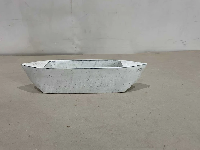 Plantpot stenen bootje 32 cm (12x) - afbeelding 3 van  7