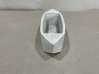Plantpot stenen bootje 32 cm (12x) - afbeelding 5 van  7