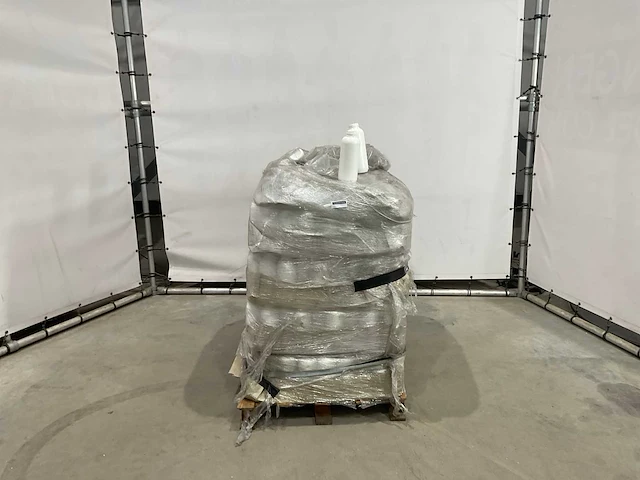 Plastic fles 1 liter (370x) - afbeelding 3 van  6