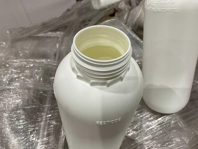 Plastic fles 1 liter (370x) - afbeelding 5 van  6