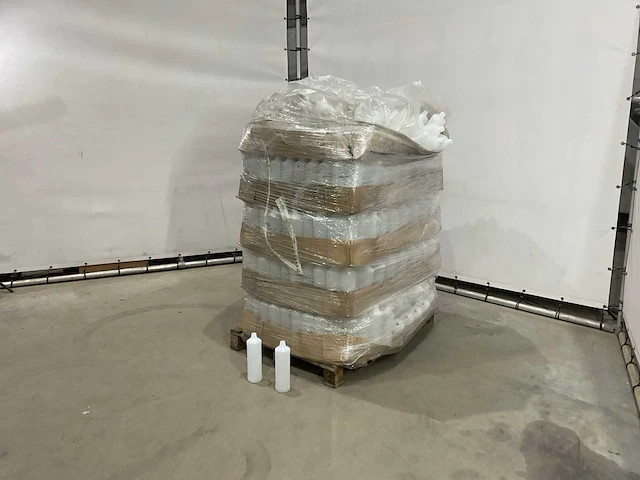 Plastic fles (700x) - afbeelding 1 van  6