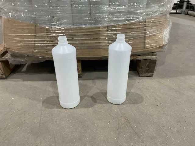 Plastic fles (700x) - afbeelding 4 van  6
